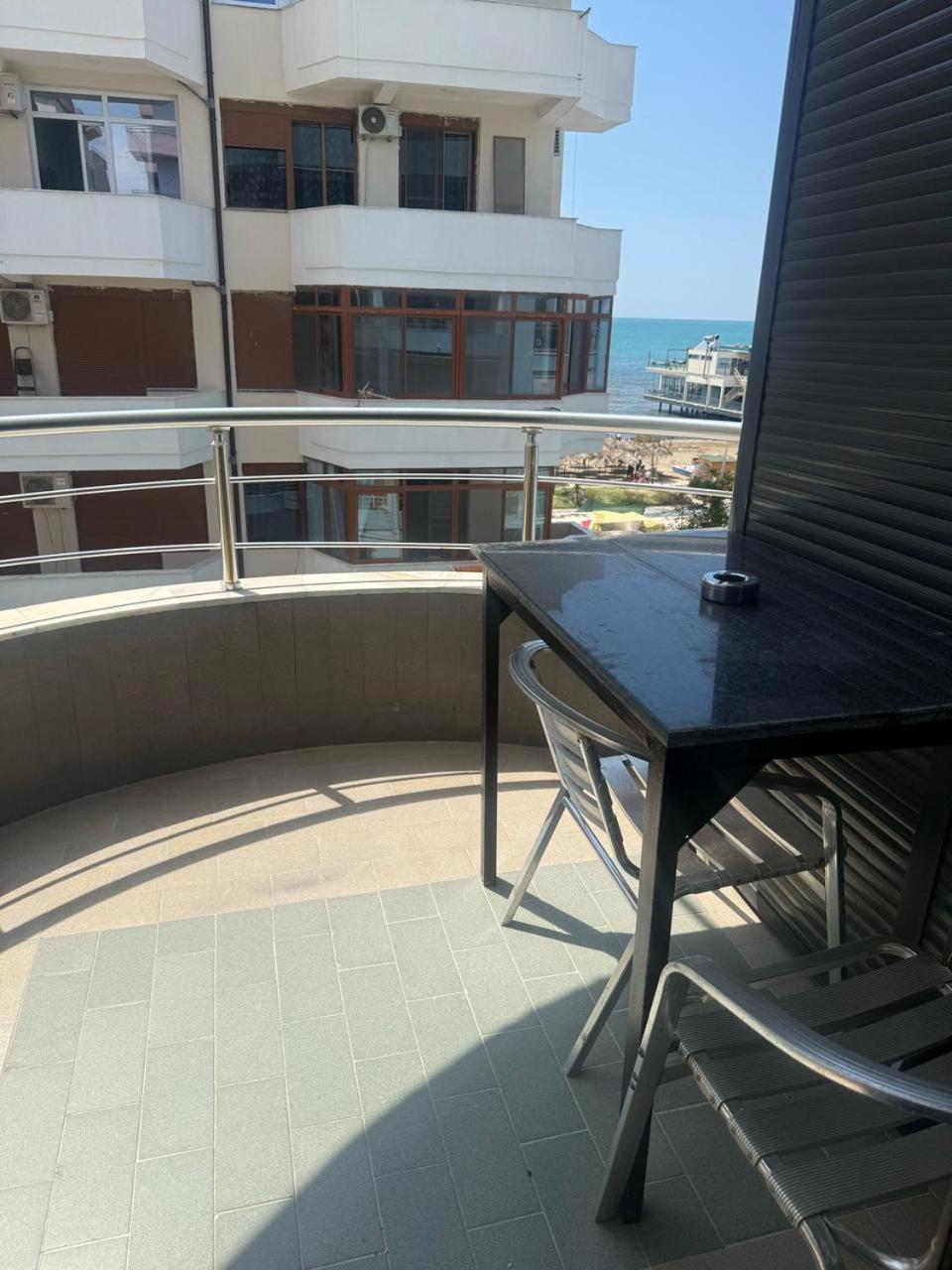Apartments Next To The Beach In Durrës Exteriör bild