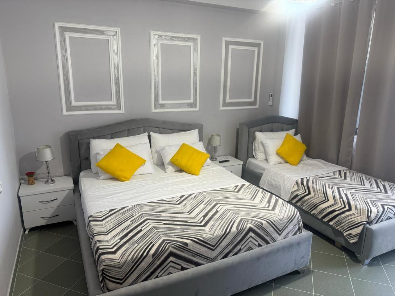 Apartments Next To The Beach In Durrës Exteriör bild